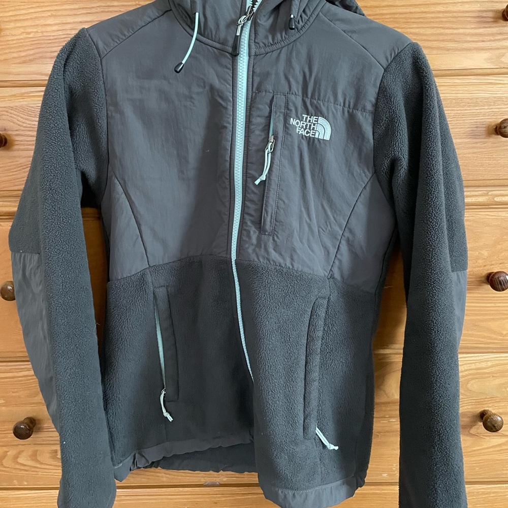 XS womens northface jacket
